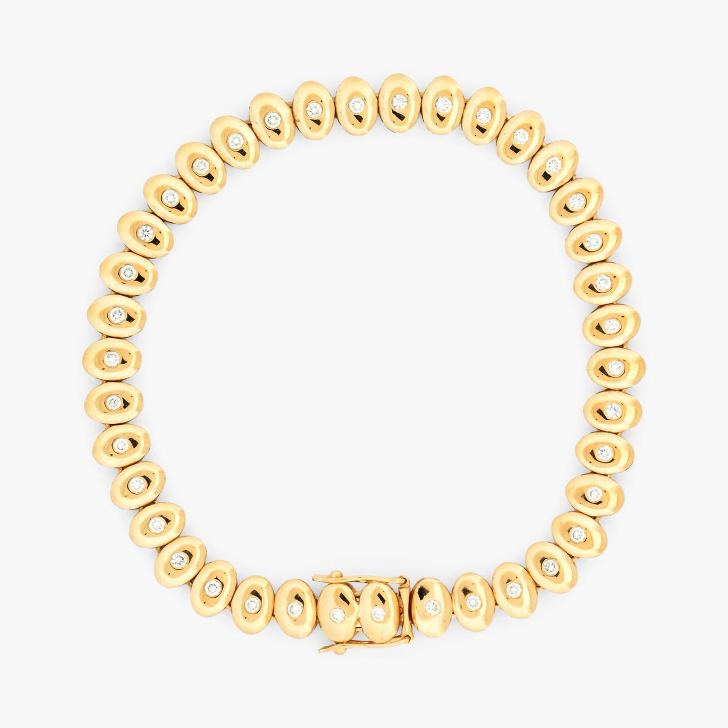 Comprar pulsera de Oro Amarillo de 18kt y Diamantes rinde homenaje a la elegancia rítmica y al brillo eterno. Joyería Compro Oro Barcelona. Joyas de segunda mano. Envío gratis.
