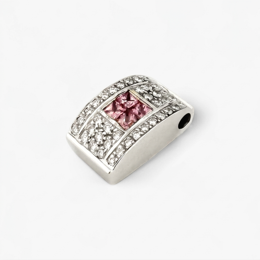 Comprar colgante en forma de rectángulo realizado en oro blanco de 18kt con pavé de diamantes y 4 amatistas talla princesa centrales. Joyería Ian'Or Barcelona.
