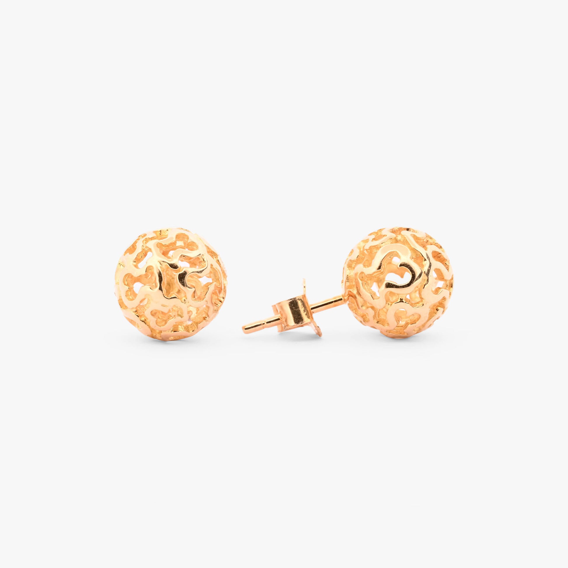 Comprar pendientes tipo lazo de tres realizados en oro amarillo de 18kt. Estos pendientes disponen de cierre tipo omega. Joyeria Barcelona.