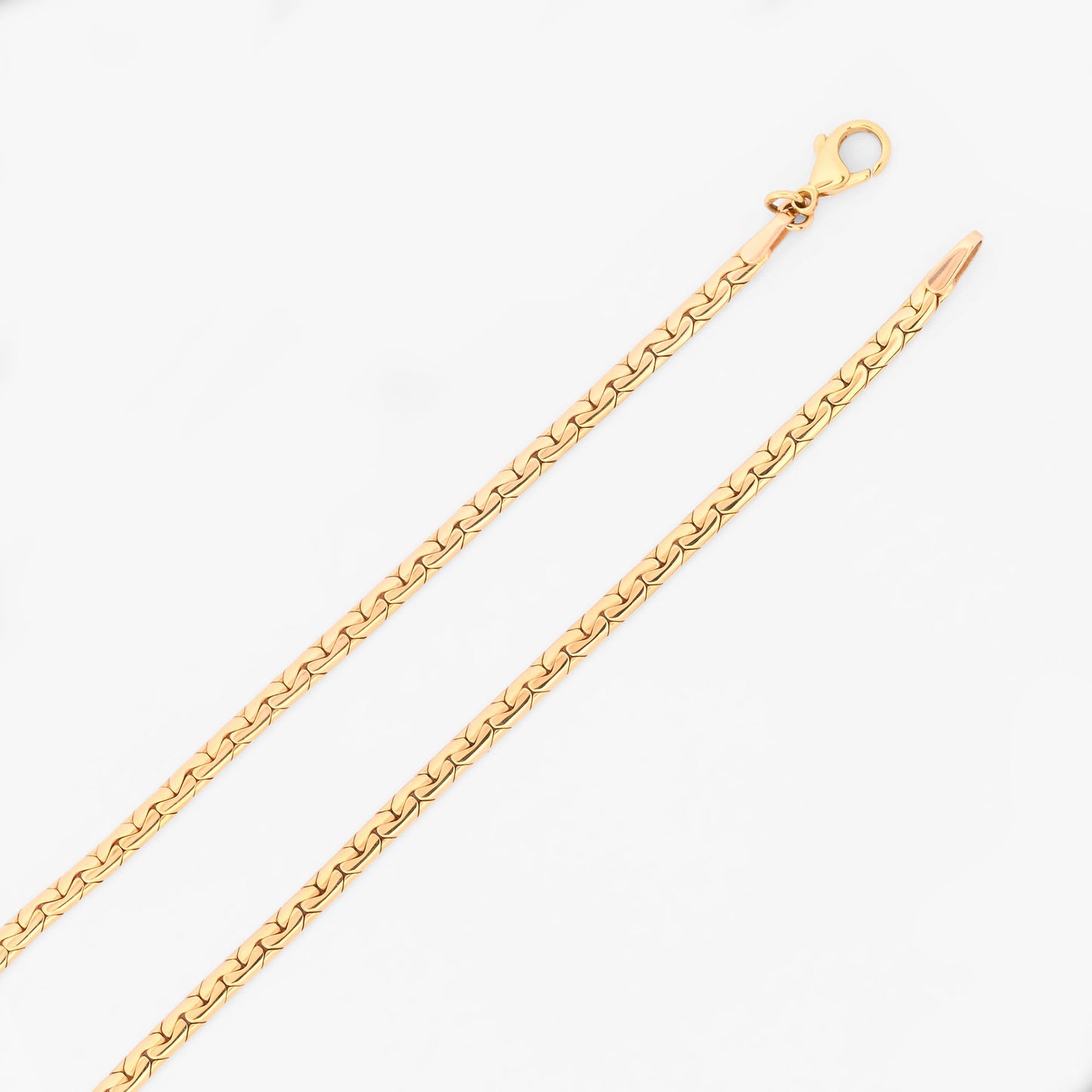 Comprar cadena collar plano de oro amarillo 18K con un diseño de eslabones entrelazados de malla compacta y flexible. Envío gratuito pieza certificada.