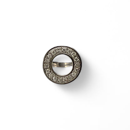 Comprar Anillo realizado en oro blanco de 18kt con 18 diamantes talla brillante puestos en circulo. Joyas restauradas en Barcelona. Joyería Ian'Or.