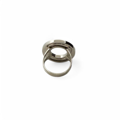 Comprar Anillo realizado en oro blanco de 18kt con 18 diamantes talla brillante puestos en circulo. Joyas restauradas en Barcelona. Joyería Ian'Or.