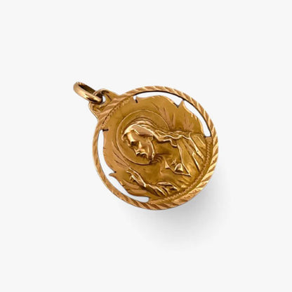 Comprar colgante medalla tipo escapulario realizado en oro amarillo de 18kt con grabado de la Virgen del Carmen y el corazón de Jesús.Joyas de oro al mejor precio