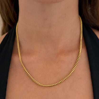Comprar cadena barbada tipo cubana plana realizada en oro amarillo de 18kt. Cierre tipo mosquetón. Joya unisex. Joyas acondicionadas. Envío GRATIS. Ian'Or.

