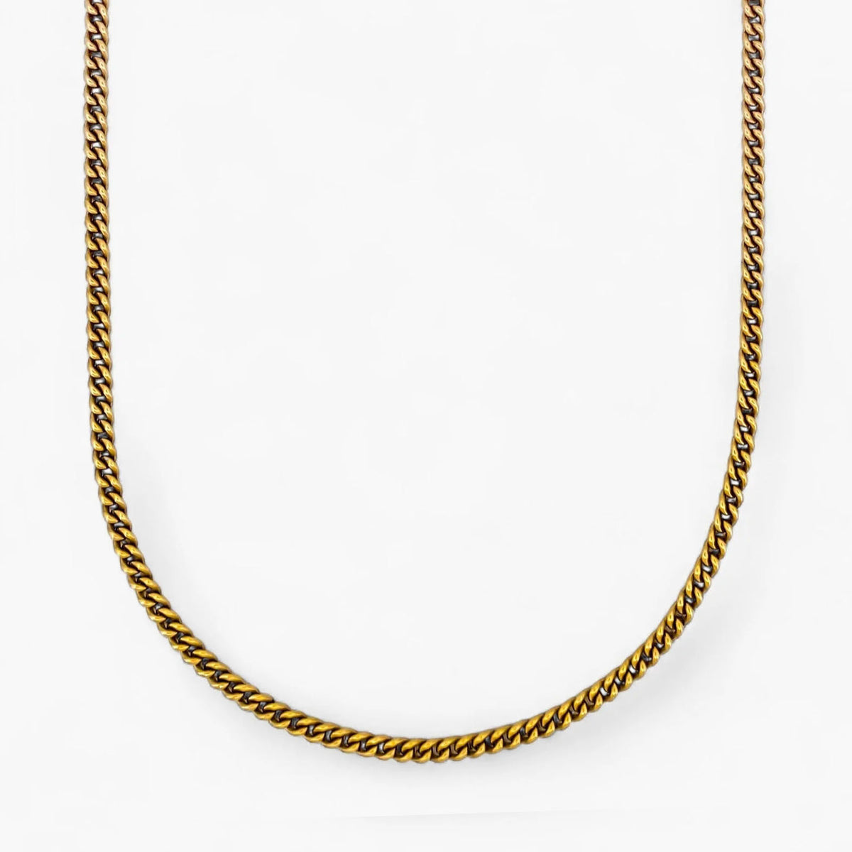 Comprar cadena barbada tipo cubana plana realizada en oro amarillo de 18kt. Cierre tipo mosquetón. Joya unisex. Joyas acondicionadas. Envío GRATIS. Ian'Or.