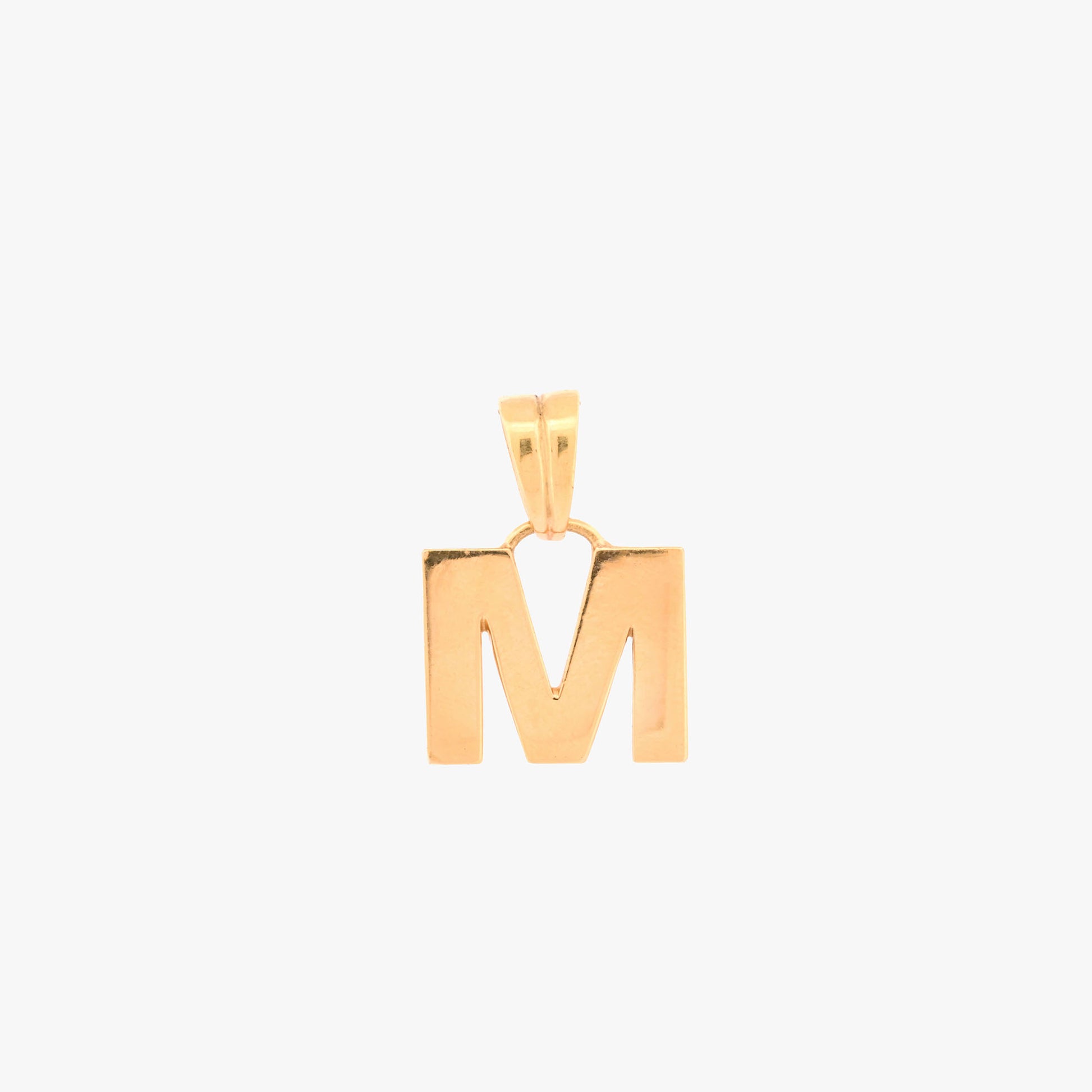 Comprar Colgante letra M realizada en oro amarillo de 18k con un diseño de lineas rectas y modernas oro al mejor precio. Envío gratuito