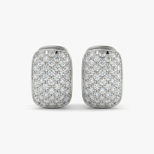 Comprar pendientes de oro blanco de 18kt con pavé de diamantes talla brillante en cada pendiente. Cierre catalán. Joyas segunda mano. Envío gratis. Ian'Or.