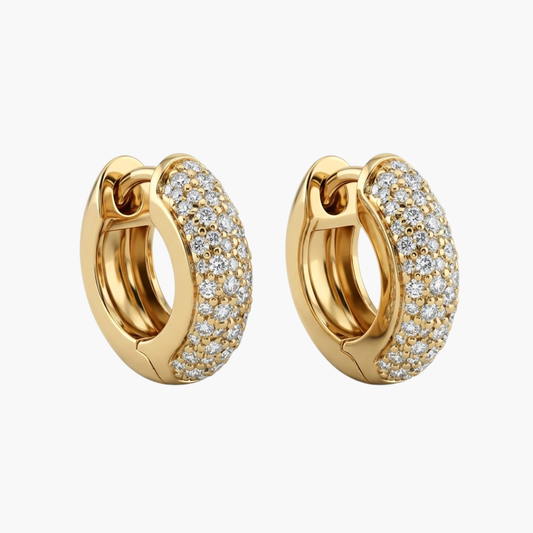 Comprar pendientes de oro amarillo de 18kt con pavé de diamantes talla brillante en cada pendiente. Joyas segunda mano. Joyas restauradas. Envío gratis.