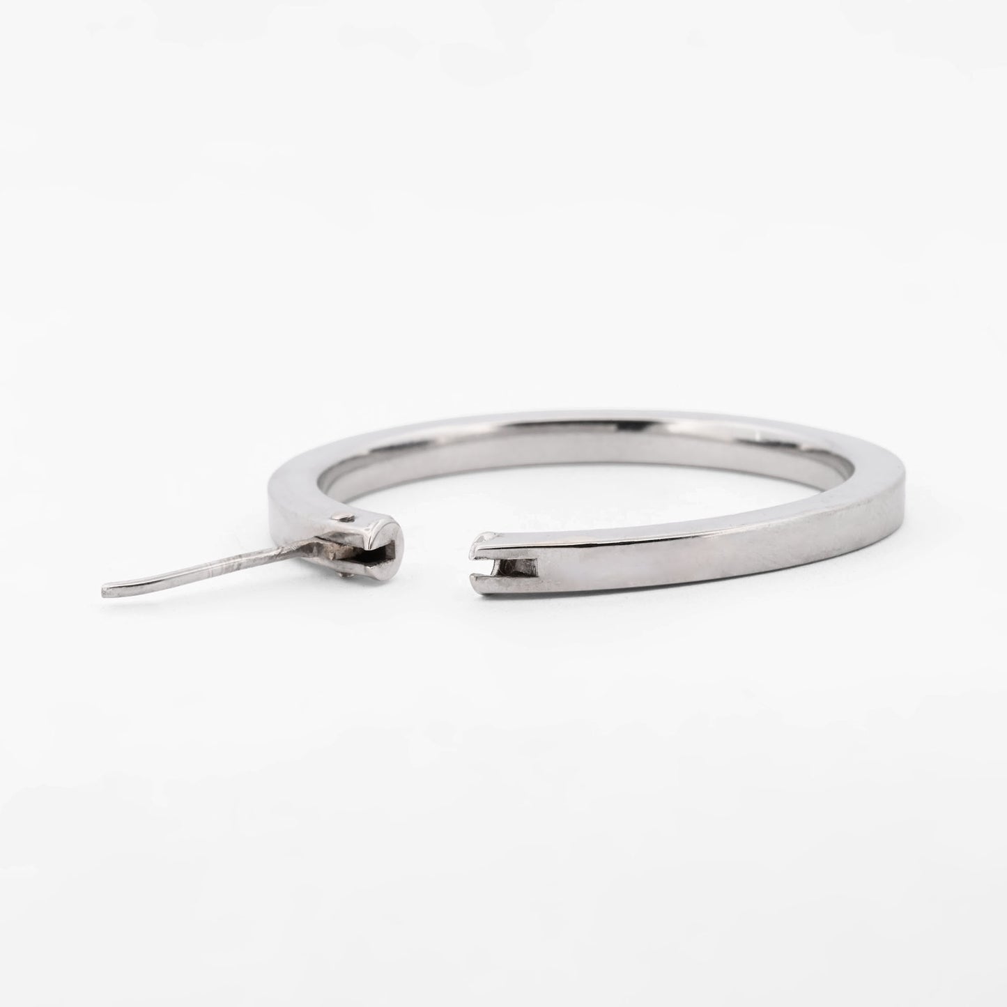 Comprar Sofisticados pendientes criollas aros arracades en oro blanco de 18k de perfil plano. Envío gratuito