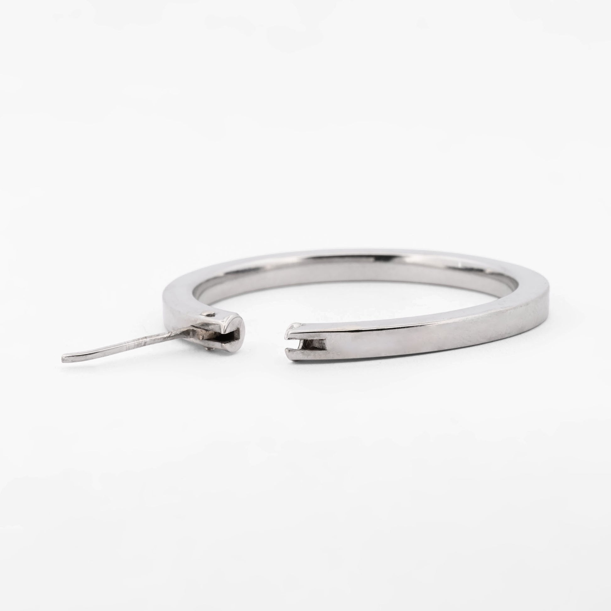 Comprar Sofisticados pendientes criollas aros arracades en oro blanco de 18k de perfil plano. Envío gratuito