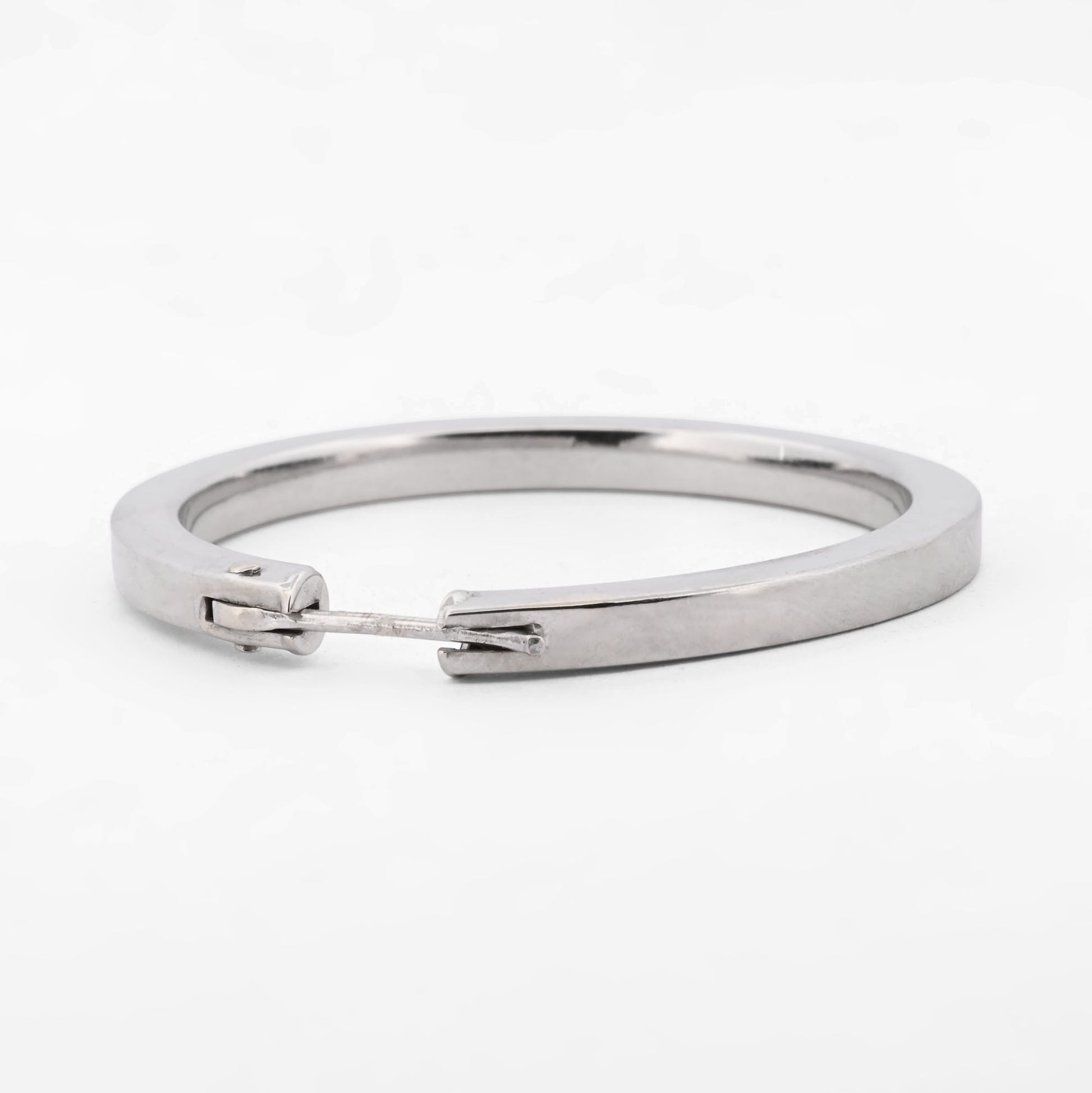 Comprar Sofisticados pendientes criollas aros arracades en oro blanco de 18k de perfil plano. Envío gratuito