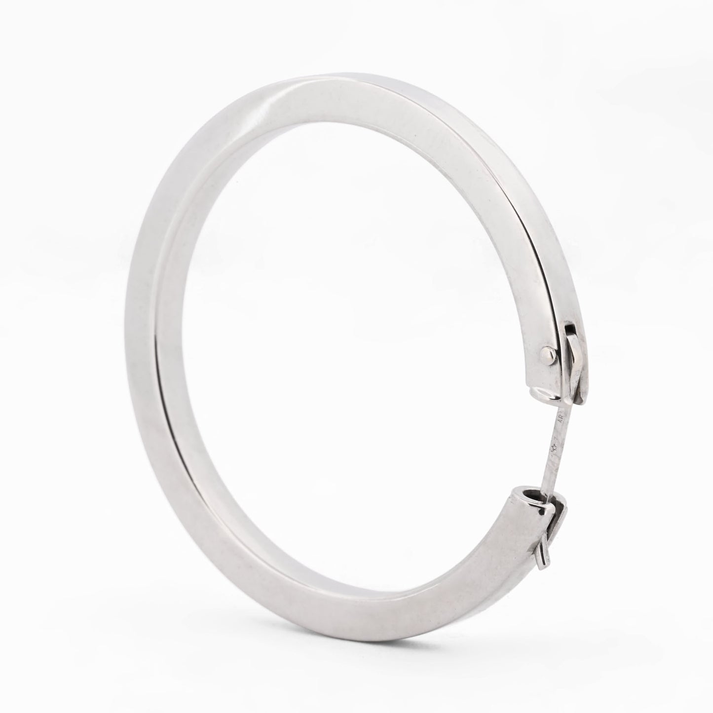 Comprar Sofisticados pendientes criollas aros arracades en oro blanco de 18k de perfil plano. Envío gratuito