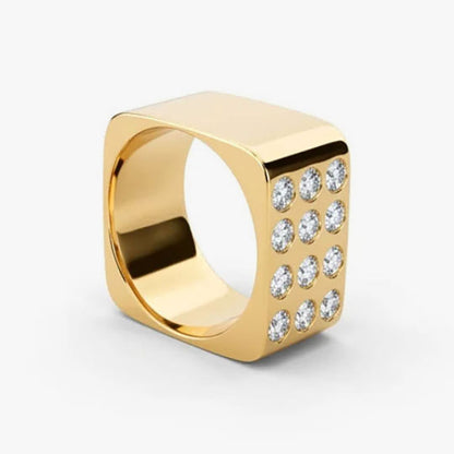 Comprar anillo tipo sello realizado en oro amarillo cuadrado de 18kt con 12 diamantes talla brillante de 0,08ct. Anillos de segunda mano. Joyería Ian'Or.