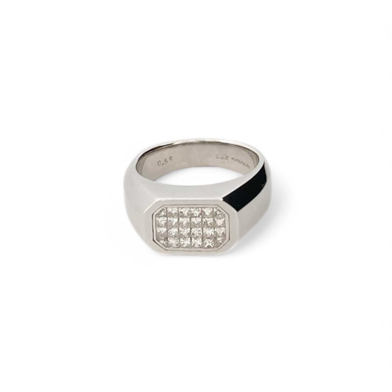 Comprar Sortija de oro blanco de 18kt tipo sello con pavé de 24 diamantes talla princesa.Joyería compro oro en Barcelona. Joyas con diamantes baratas. Envío gratis.