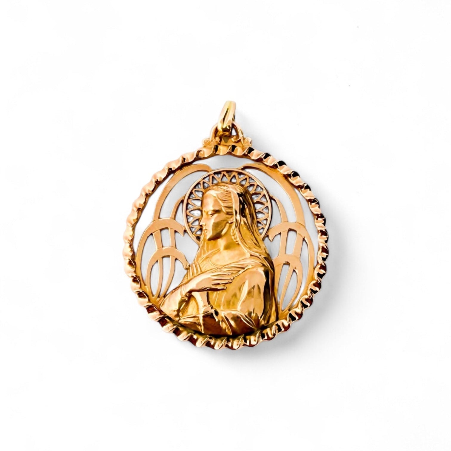 Comprar colgante medalla con grabado de la Virgen María realizado en oro amarillo de 18kt. Joyas de segunda mano. Restauramos joyas para darles una nueva vida.