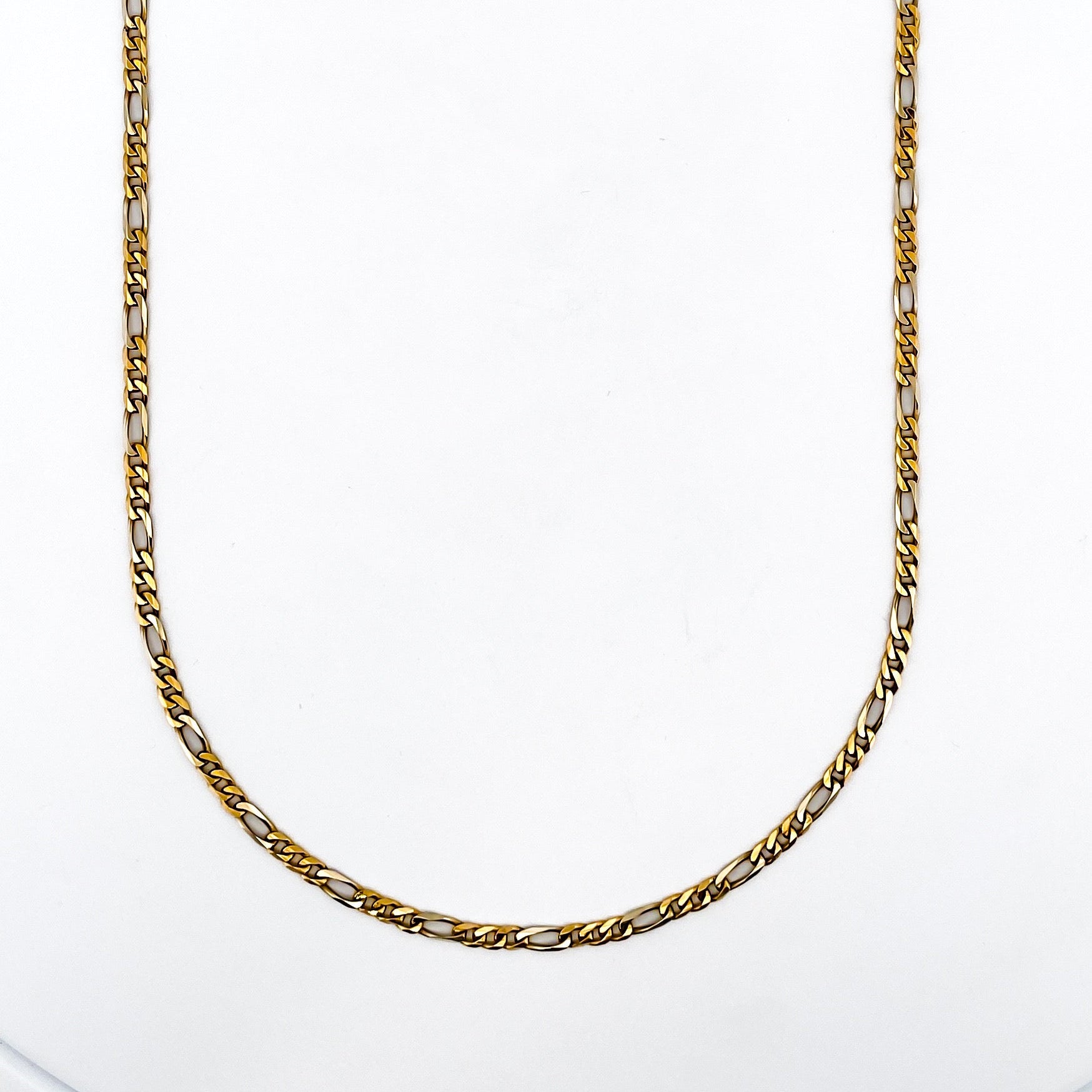 Comprar collar con cadena alterna barbada en oro amarillo de 18kt y cierre tipo mosquetón. Joya unisex. Joyas acondicionadas. Envío GRATIS. Ian'Or.