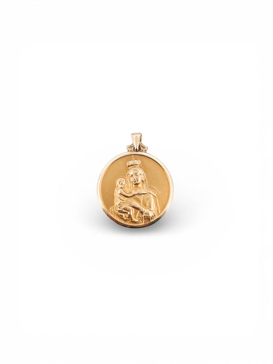 Comprar colgante medalla escapulario realizado en oro amarillo de 18kt con grabado de la Virgen del Carmen y el corazón de Jesús. Joyas de oro al mejor precio
