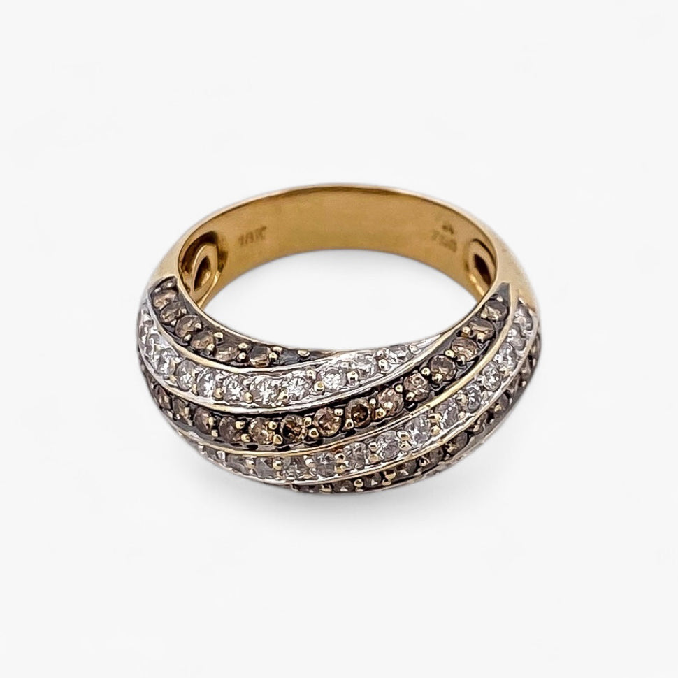 Comprar anillo realizado en oro amarillo de 18kt con diamantes talla brillante blancos y marrones. Anillos de segunda mano. Joyería Ian'Or. Envío GRATIS.