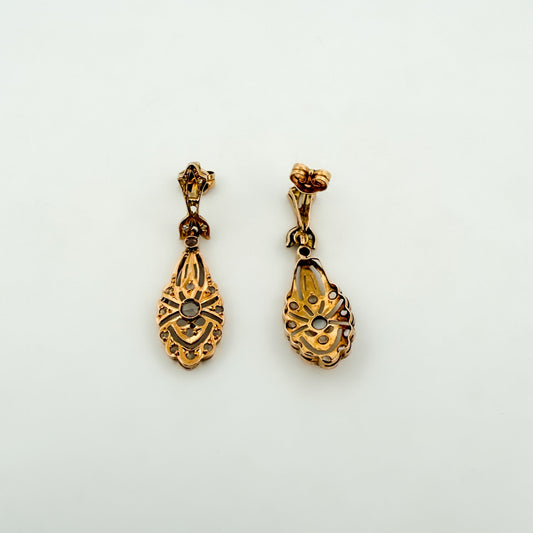 Comprar pendientes largos antiguos tipo art decó en oro amarillo de 18kt con 17 diamantes talla antigua en cada pendiente. Cierre tipo mosquetón. Joyas vintage. Envío GRATIS.