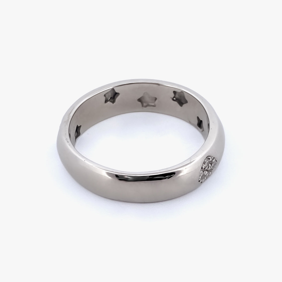 Comprar anillo realizado en oro blanco de 18kt con 20 diamantes talla brillante. Anillos de segunda mano. Joyería Ian'Or. Envío GRATIS. Ian'Or.
