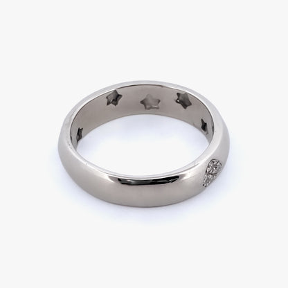 Comprar anillo realizado en oro blanco de 18kt con 20 diamantes talla brillante. Anillos de segunda mano. Joyería Ian'Or. Envío GRATIS. Ian'Or.

