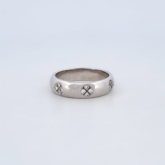 Comprar anillo realizado en oro blanco de 18kt con 20 diamantes talla brillante. Anillos de segunda mano. Joyería Ian'Or. Envío GRATIS. Ian'Or.
