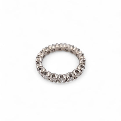 Comprar alianza entera realizada en oro blanco de 18kt con carril de diamantes talla brillante. Anillos de segunda mano. Joyería Ian'Or. Envío GRATIS. Ian'Or.
