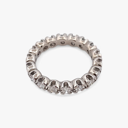 Comprar alianza entera realizada en oro blanco de 18kt con carril de diamantes talla brillante. Anillos de segunda mano. Joyería Ian'Or. Envío GRATIS. Ian'Or.