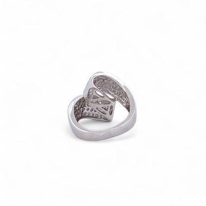 Comprar sortija de oro blanco de 18kt con pavé de diamantes talla brillante. Joyería compro oro en Barcelona. Joyas con diamantes baratas. Joyería Ian'Or.