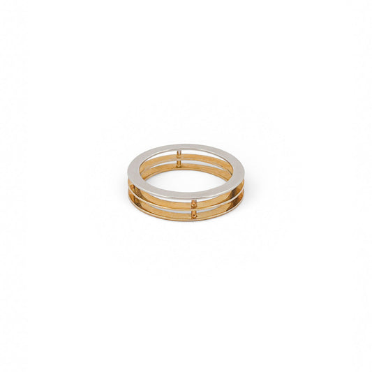 Comprar anillo de tres aros, dos de ellos realizado en oro amarillo de 18kt y el otro realizado en oro blanco. Joyeria Ian Or.