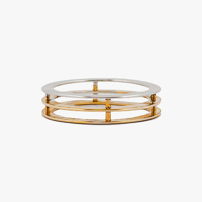Comprar anillo de tres aros, dos de ellos realizado en oro amarillo de 18kt y el otro realizado en oro blanco. Joyeria Ian Or.