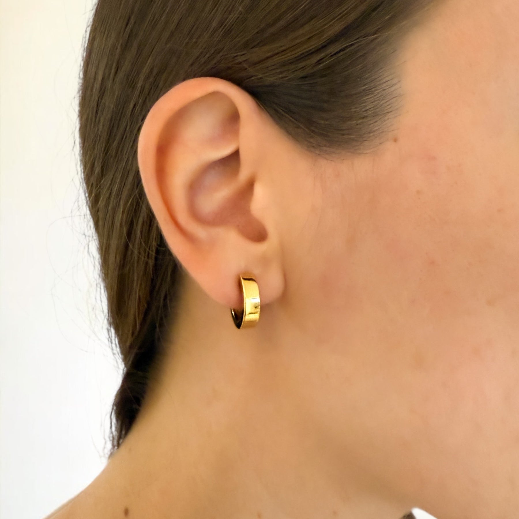 Comprar pendientes aro gruesos de oro amarillo de 18kt de 10mm de diámetro y 4,18mm de grosor. Pendientes cierre tipo criolla. Joyería Ian'Or. Envío gratis. 