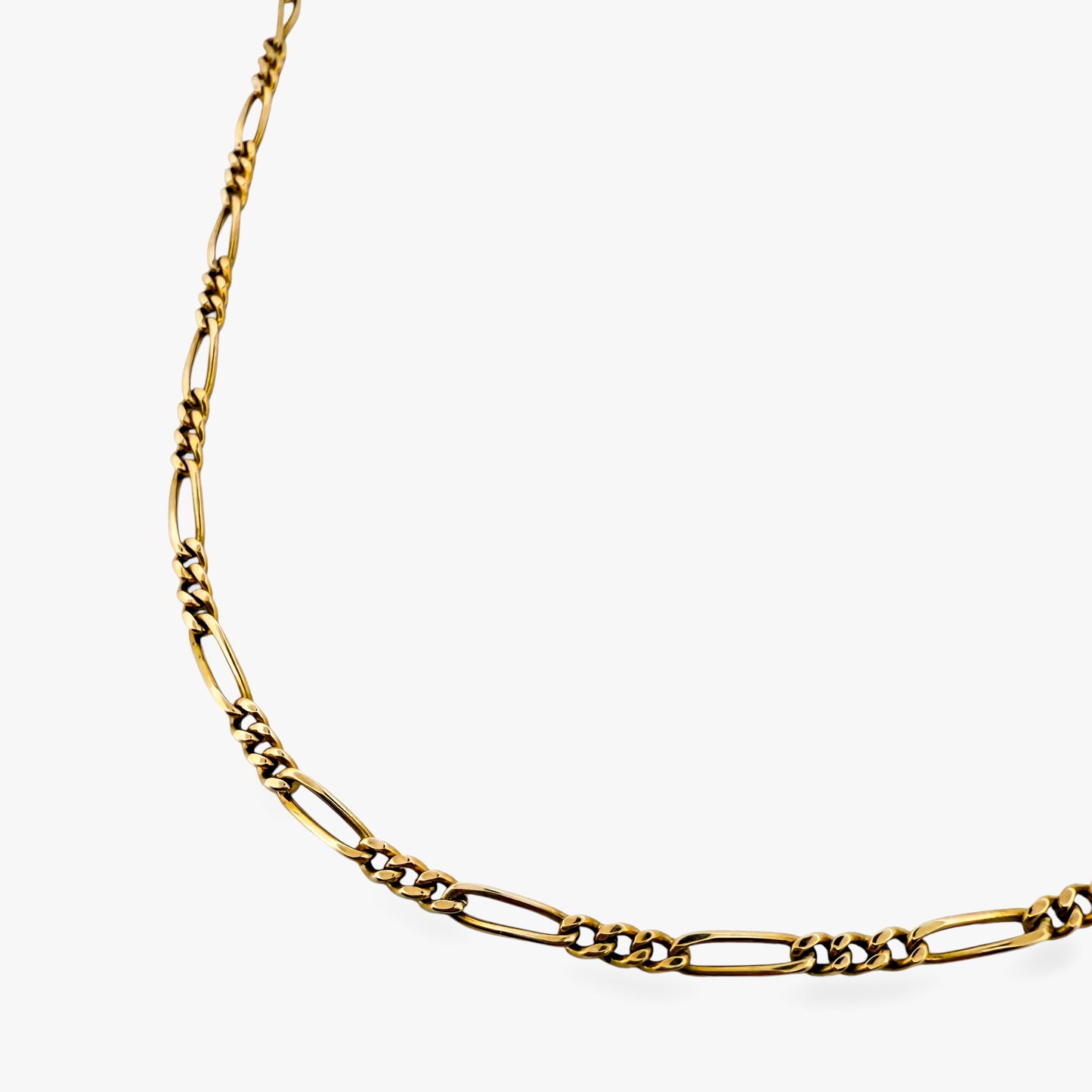 Comprar collar con cadena alterna barbada en oro amarillo de 18kt y cierre de cajón con un brazo de seguridad. Joya unisex. Envío GRATIS. Joyería Ian'Or.