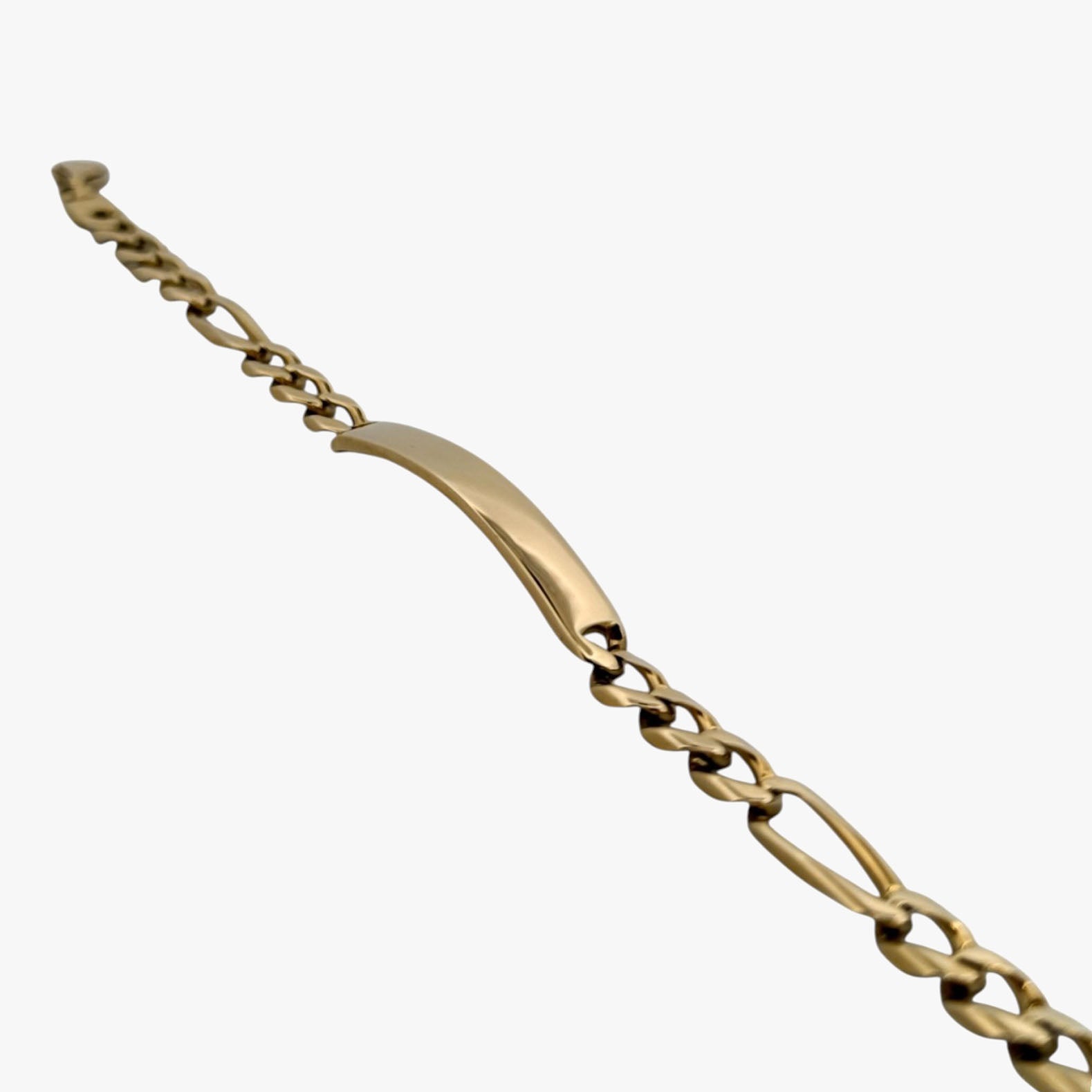 Pulsera no me olvides realizada oro amarillo de 18kt con cadena tipo cubana alterna 3x1 y una placa central. Pulseras de oro 18kt para hombre baratas