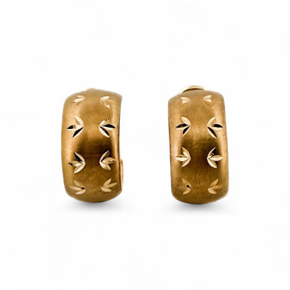 Pendientes aro gruesos realizados en oro amarillo de 18kt de 20 de diámetro y 9,82mm de grosor. Estos pendientes disponen de cierre tipo omega. Envío GRATIS.