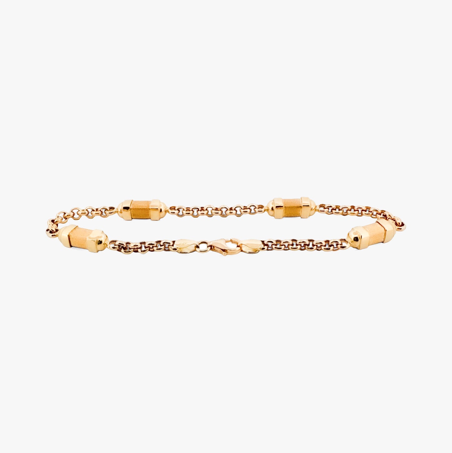Pulsera oro amarillo de 18kt con cadena tipo rolo y 4 barriles alternos. La pulsera mide 20cm y 4,80mm de grosor. Pieza certificada y envío gratuito
