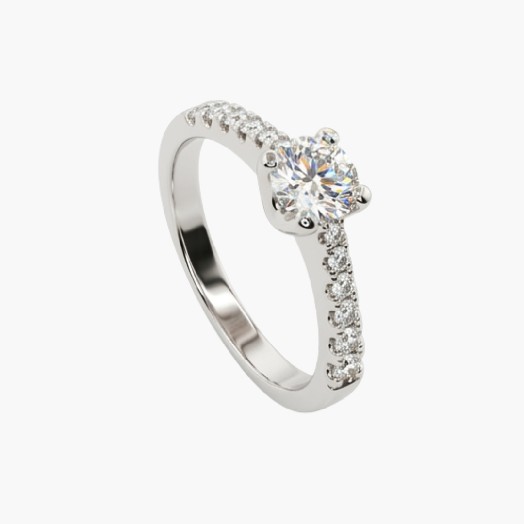 Comprar sortija  realizada en oro blanco de 18kt con rosetón de diamantes alrededor de un diamante central y carril de diamantes escalonados en brazos. Anillos de diamantes al mejor precio en Barcelona