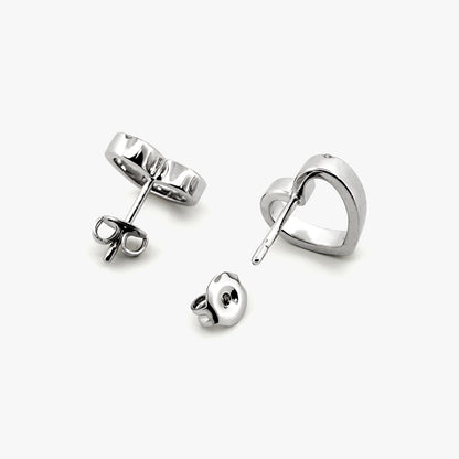 Comprar pendientes de oro blanco de 18kt con forma corazón con detalle de brillante, cierre presion. Joyas segunda mano. Envío gratis. Ian'Or.