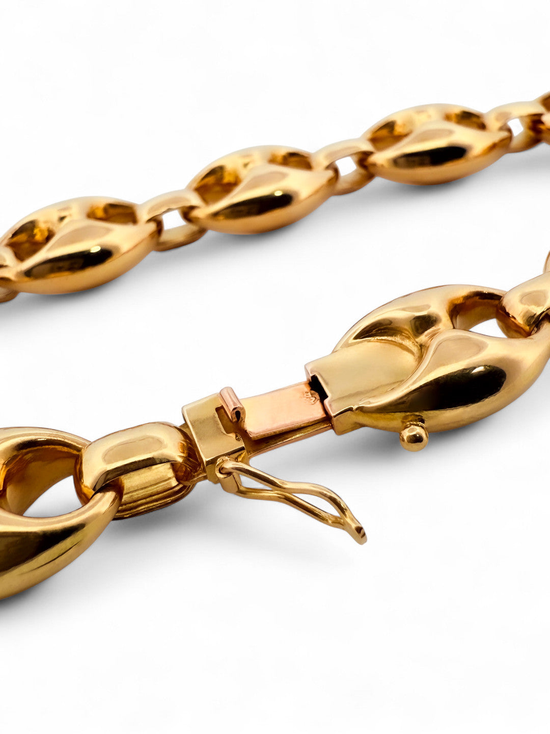 Pulsera de oro de 18kt con cadena tipo calabrote hueca de 13mm de grosor y 21 cm de largo
Pulseras grano de café calabrote baratas