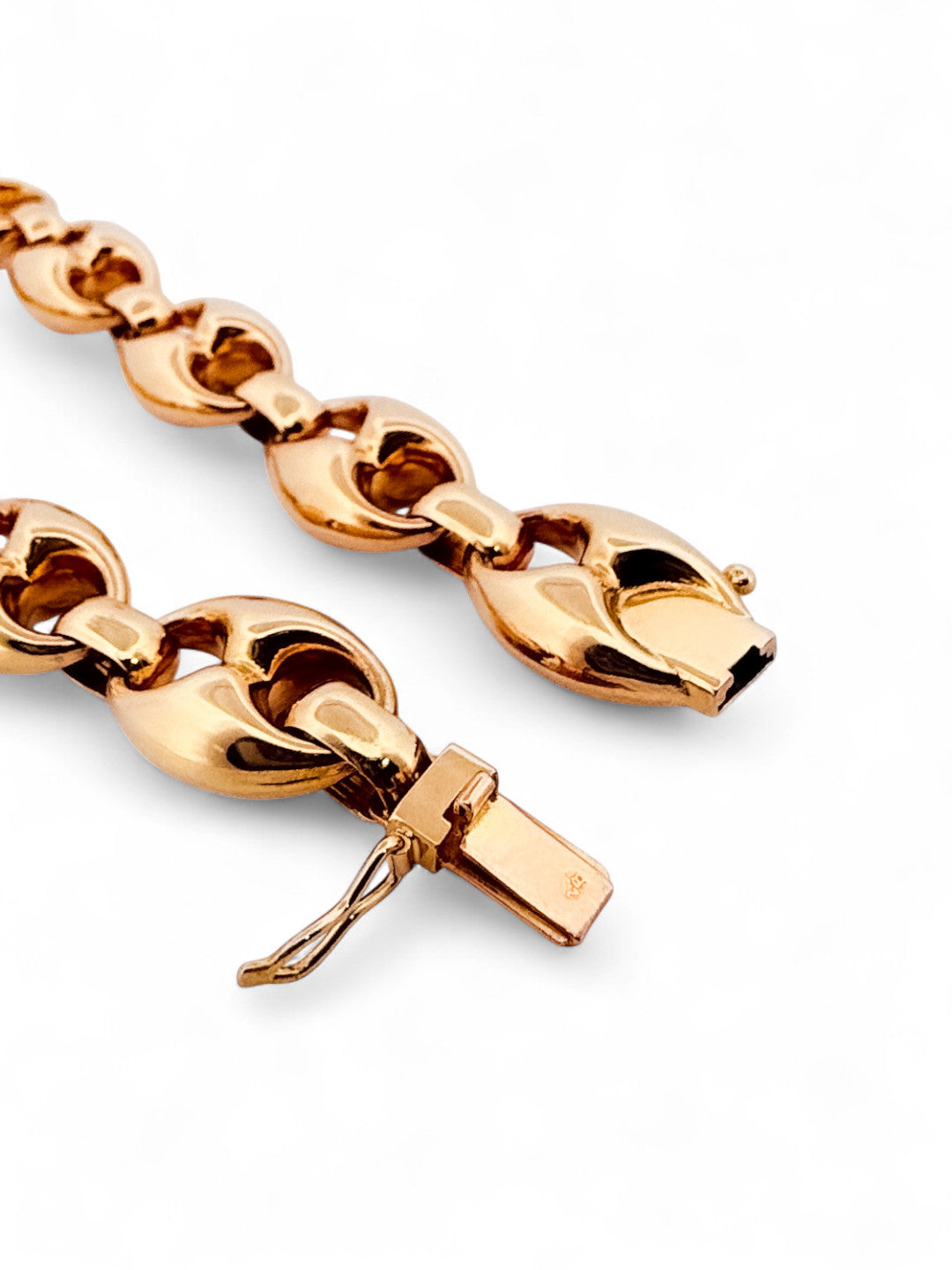 Pulsera de oro de 18kt con cadena tipo calabrote hueca de 13mm de grosor y 21 cm de largo
Pulseras grano de café calabrote baratas