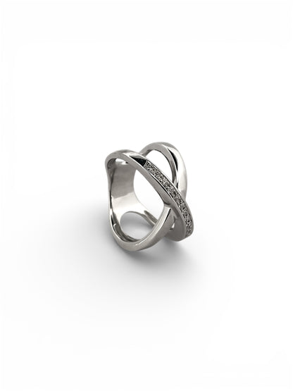 Alianza de dos aros unidos, realizado en oro blanco, con 11 diamantes talla brillante en uno de los aros. Joyas restauradas. Joyería compro oro Ian'Or. Envío GRATIS.