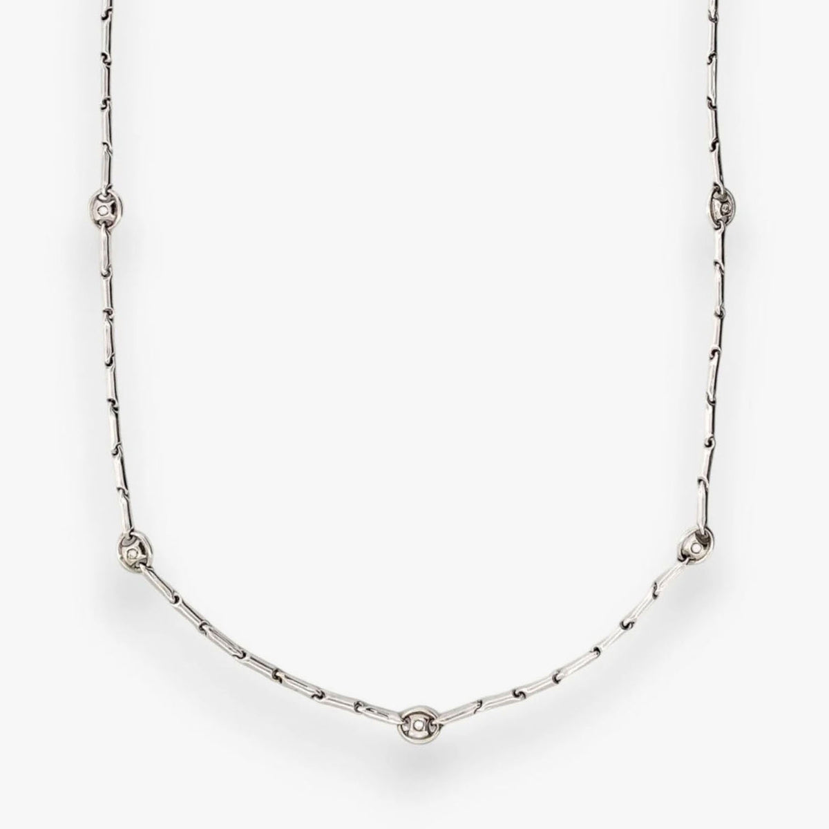 Collar de la firma italiana Chimento con cadena semirrígida oro blanco de 18kt con 14 diamantes talla brillante intercalados. Joyas de segunda mano alta gama. Joyería Compro Oro Barcelona. Joyas baratas.
