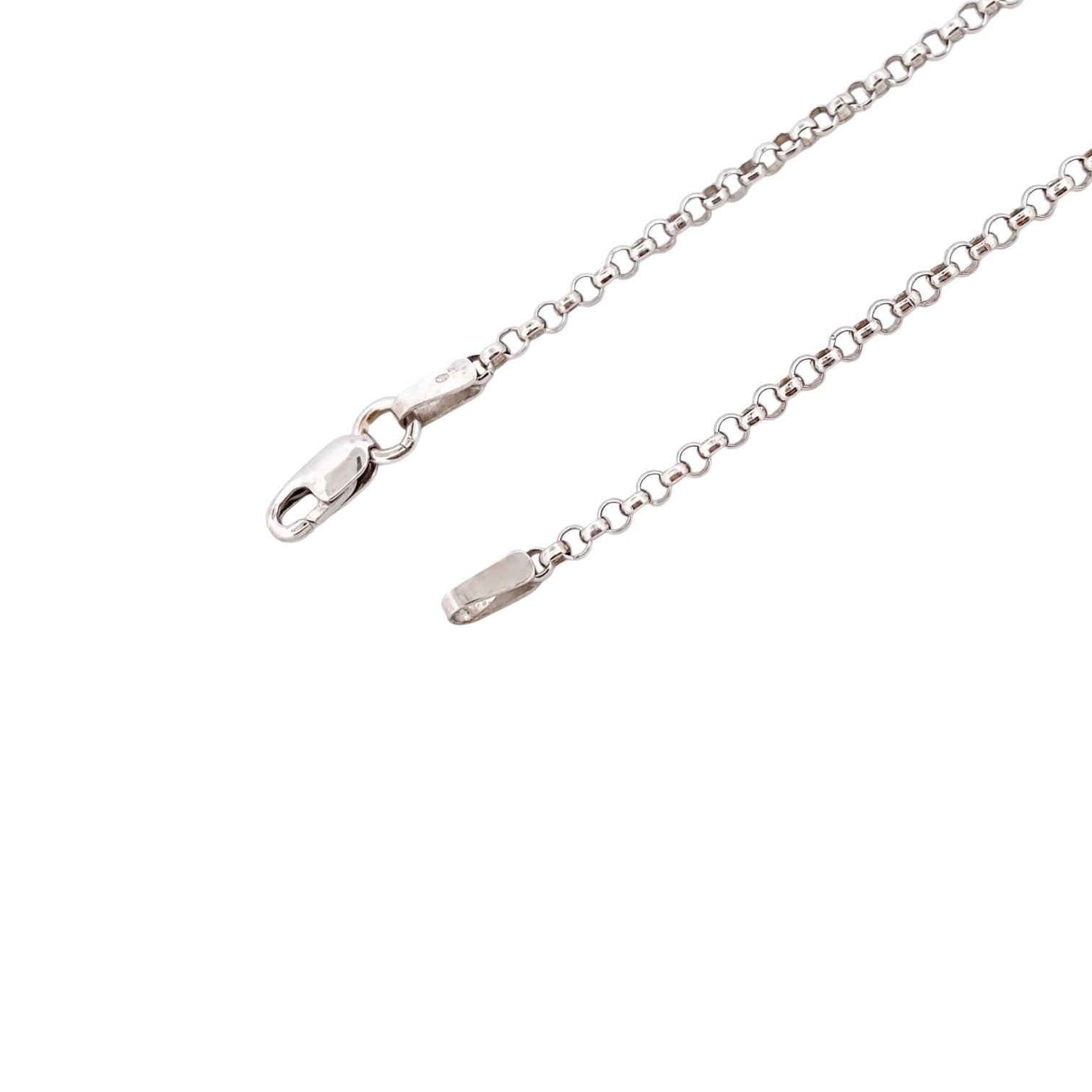 Comprar collar realizado en oro blanco de 18kt con perlas y un diamante talla brillante. Este collar dispone de cierre tipo mosquetón. Joyería Ian'Or.