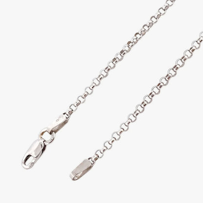 Comprar collar realizado en oro blanco de 18kt con perlas y un diamante talla brillante. Este collar dispone de cierre tipo mosquetón. Joyería Ian'Or.
