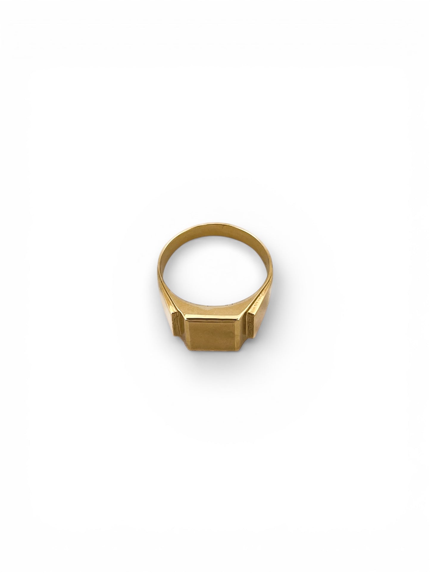Comprar anillo tipo sello de oro amarillo de 18kt. Joyas de segunda mano y restauradas. Sellos de hombre de oor 18kt baratos.