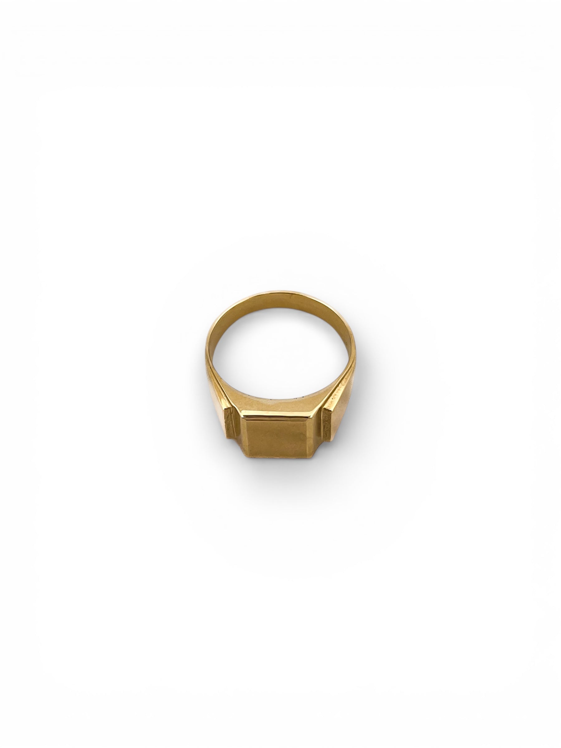 Comprar anillo tipo sello de oro amarillo de 18kt. Joyas de segunda mano y restauradas. Sellos de hombre de oor 18kt baratos.