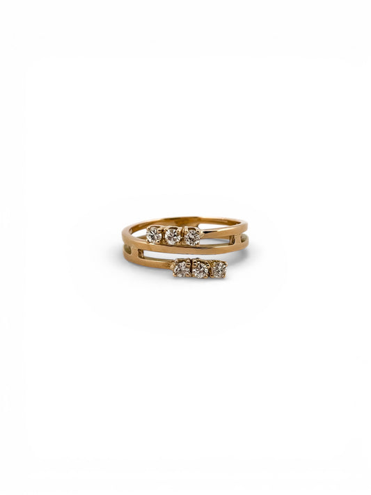 Comprar sortija realizada en oro amarillo de 18kt con diamantes en brazos. Anillos de oro 18kt y diamantes baratos.