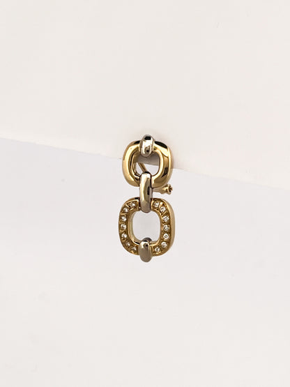 Comprar pendientes eslabones de oro amarillo y diamantes. Uno de los eslabones tiene 14 diamantes talla brillante en cada pendiente. Cierre omega.Pendientes de oro de 18kt baratos. Joyería Ian'Or. Envío gratis.