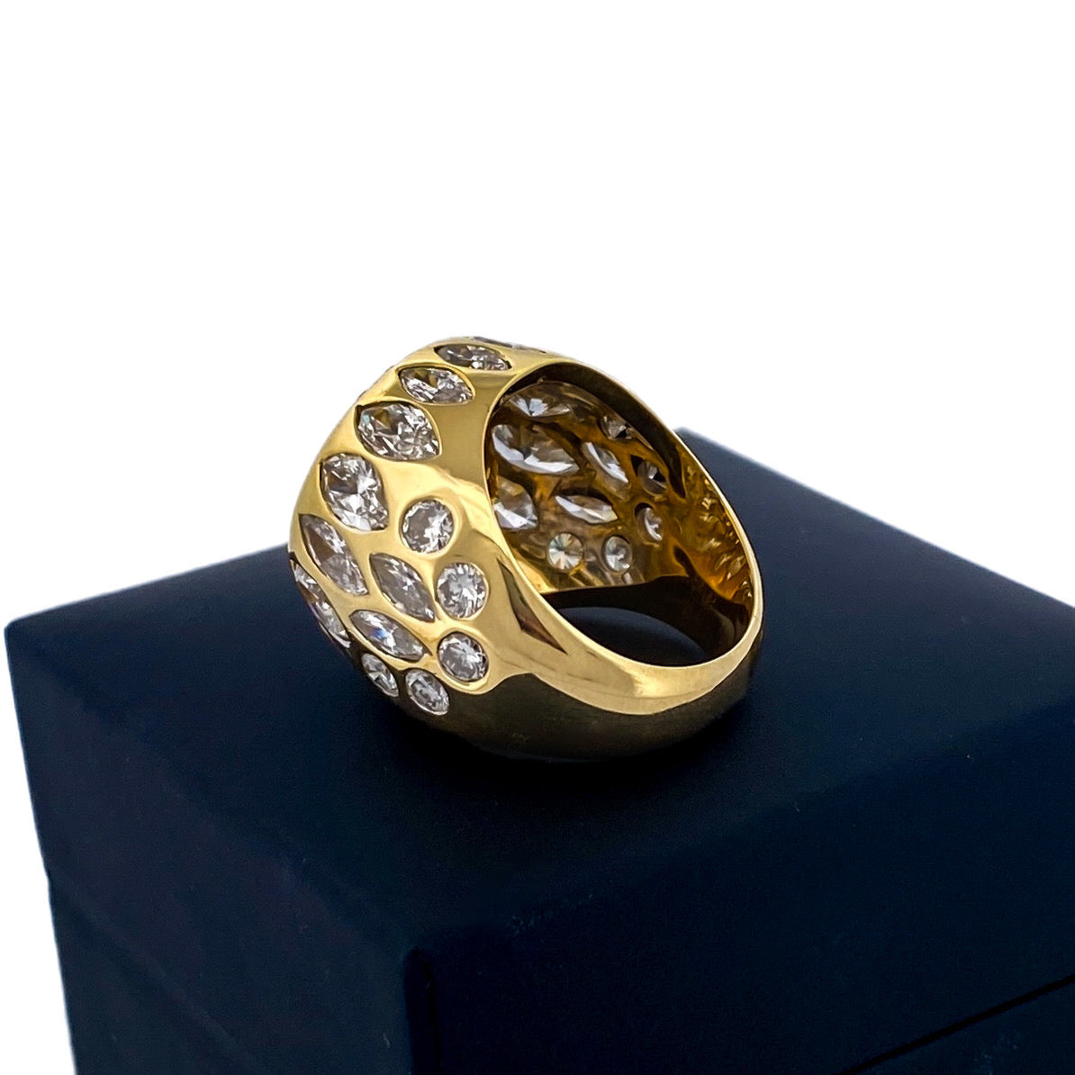 Comprar anillo realizado en oro amarillo de 18kt con citrino central y diamantes talla brillante y marquesa alrededor de el y en los brazos. Envío GRATIS.