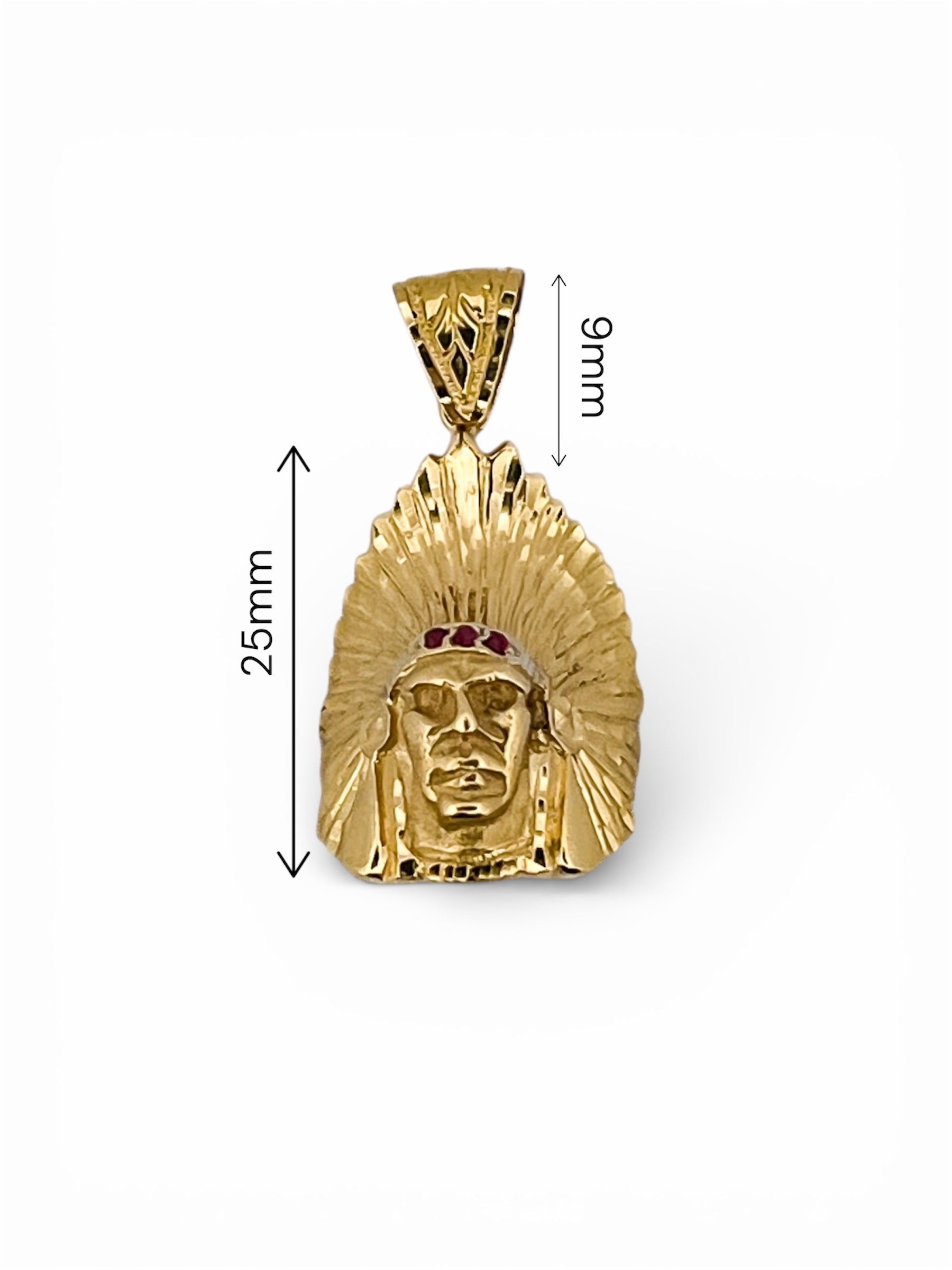 Comprar colgante medalla con cabeza de indio realizado en oro amarillo de 18kt con rubís. Colgantes de oro indios baratos.